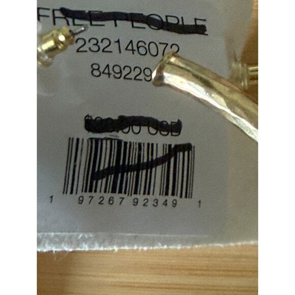 NWT Free People Nikis Oversized Hoops Gold - Picture 6 of 6